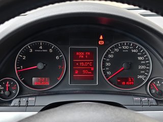 AUDI A4 2.0 130CV 179.000KM * 1 DUEÑO Y LIBRO *