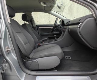 AUDI A4 2.0 130CV 179.000KM * 1 DUEÑO Y LIBRO *