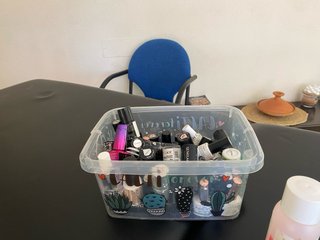 Semipermanente y útiles de manicura