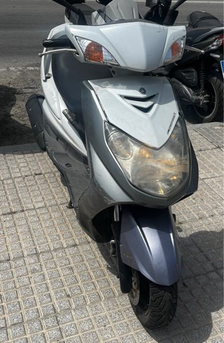 Yamaha Cignus X Scooter Gris/Blanco