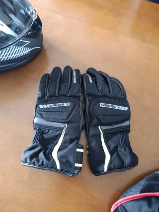 Casco Moto NZI Negro + Guantes