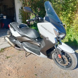 Yamaha X-MAX 400 - Maxi Scooter