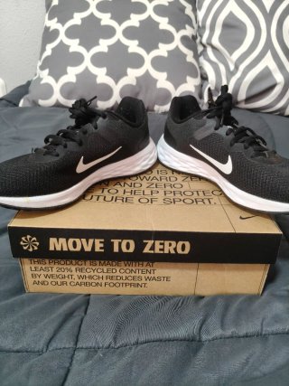 Nike Revolution 6 running