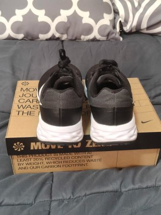 Nike Revolution 6 running