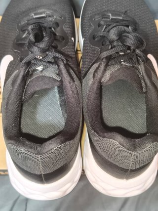 Nike Revolution 6 running