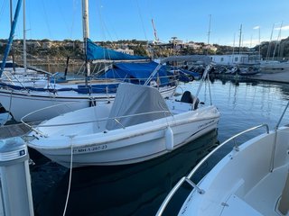 Jeanneau Cap Camarat 5.5 cc con amarre