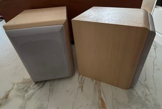 Altavoz Central JBL Marrón