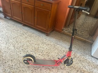 Patinete infantil rojo