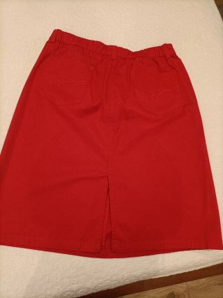 Falda vaquera roja nueva