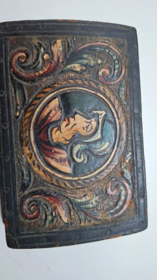 Caja antigua madera con llave