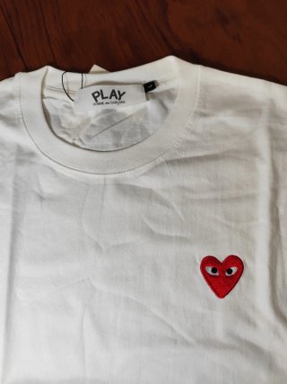 Camiseta Comme des Garçons PLAY Corazón Rojo Talla