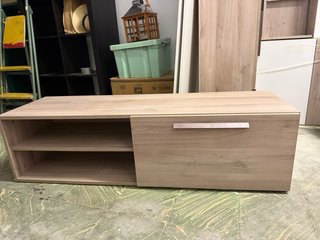 Mueble de salón madera beige y blanco
