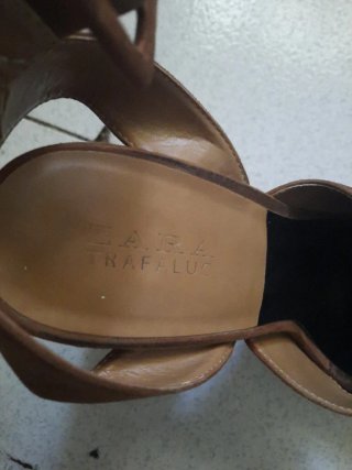 Sandalias Zara tacón plataforma marrón