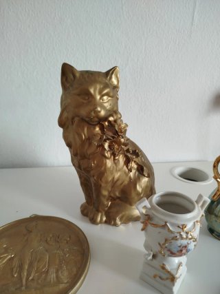 Lote Porcelana y Bronce Decorativo