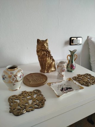 Lote Porcelana y Bronce Decorativo
