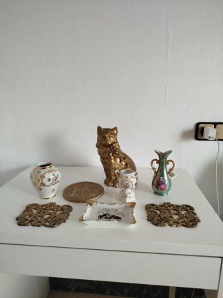 Lote Porcelana y Bronce Decorativo