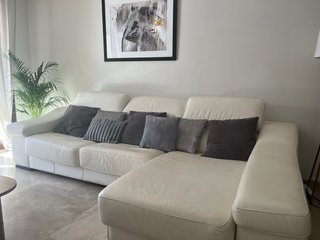 Sofa Chaiselongue de piel blanco