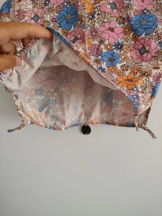 T-shirt Zara floral 10 anos (140cm)