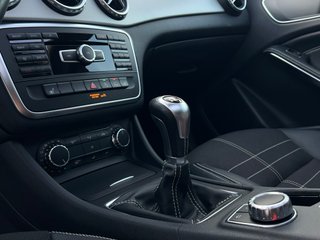 Mercedes-Benz GLA 200 Urban 155 CV TECHO SOLAR