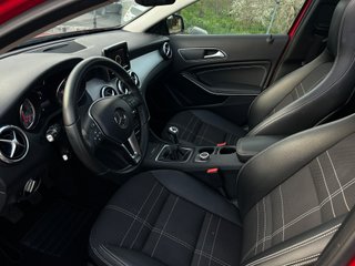 Mercedes-Benz GLA 200 Urban 155 CV TECHO SOLAR