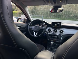 Mercedes-Benz GLA 200 Urban 155 CV TECHO SOLAR