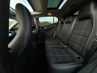 Mercedes-Benz GLA 200 Urban 155 CV TECHO SOLAR