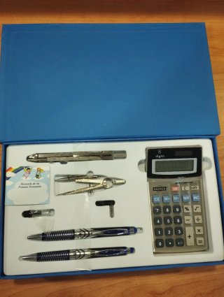 Lote Primera Comunión: Calculadora, Bolígrafos y C