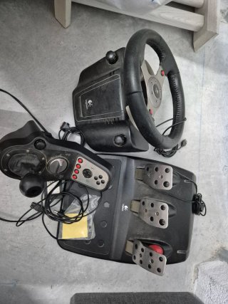 Volante Logitech G29 con Pedales y Palanca