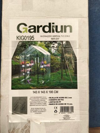 Invernadero de PVC y acero New Leaf con 4 estantes de 143x143x195 cm