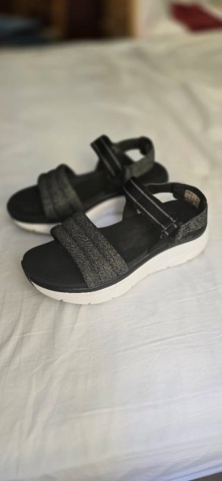 Sandalias Negras con Gris