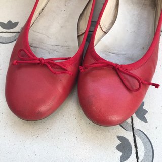 BAILARINAS ROJAS