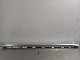 FALDON LATERAL MERCEDES-BENZ CLASE R (BM 251) 642