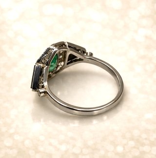 Anillo Tynel art deco platino esmeralda