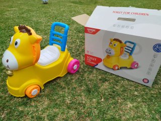 Correpasillos infantil amarillo con asiento