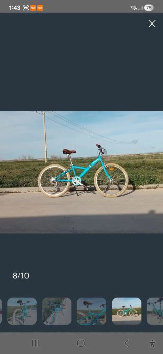 Bicicleta infantil azul casi sin uso