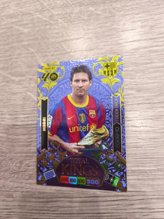 Lote Total Kings, card única y balón de oro