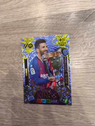 Lote Total Kings, card única y balón de oro