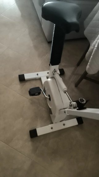 Bicicleta estática blanca