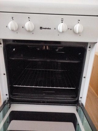 Cocina de gas butano blanca Marca Meireles