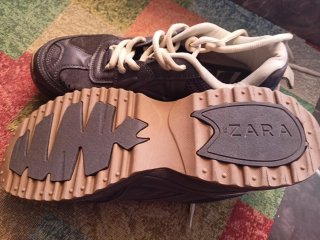 Zapatillas deportivas marrones y rosas