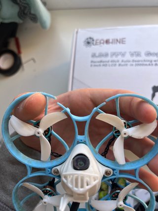 Pacchetto FPV Meteor 75 + Occhiali Eachine