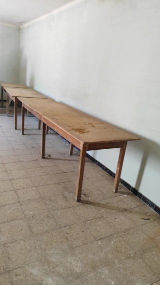 Mesas largas de madera