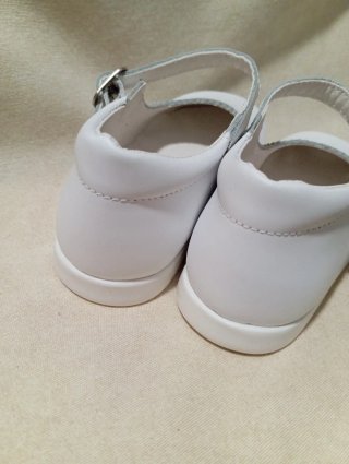 Zapatitos niña piel blancos