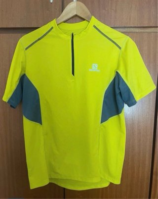 Camiseta deportiva Salomon amarilla y gris