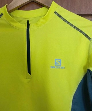 Camiseta deportiva Salomon amarilla y gris