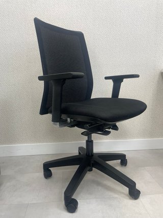 Silla de oficina ergonómica con brazos