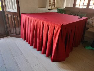 Mesa rústica de madera grande