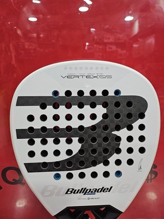 Pala de Padel Bullpadel Vertex 05, Nueva.