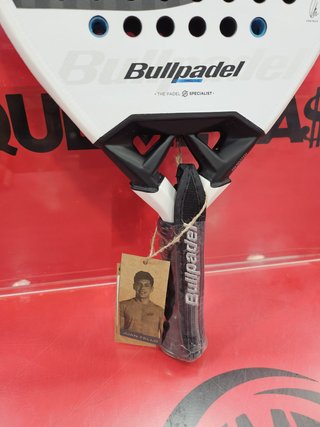 Pala de Padel Bullpadel Vertex 05, Nueva.