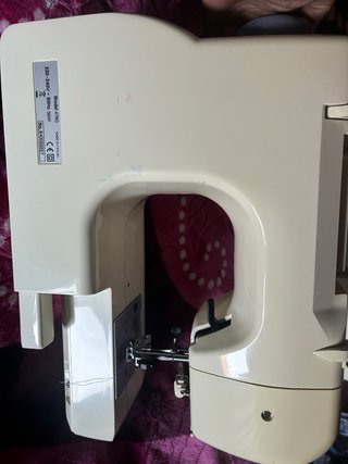 Máquina de coser Alfa 4760 electrónica